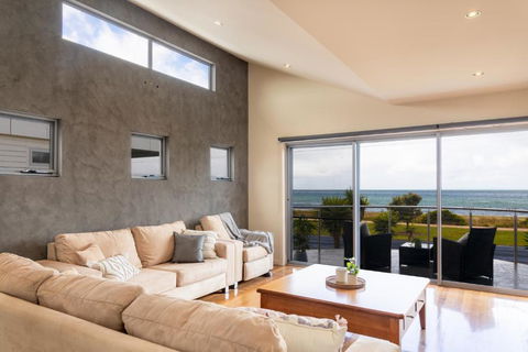 Beach Retreat - South Australia Travel 3