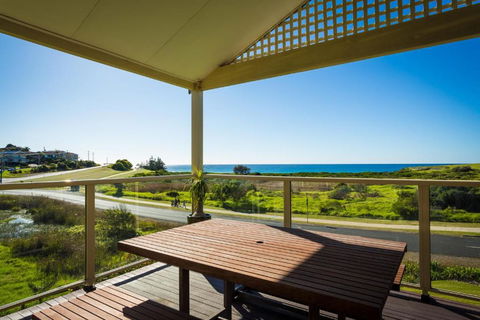 Beach Breakers Apartment Stunning Views - South Australia Travel 1
