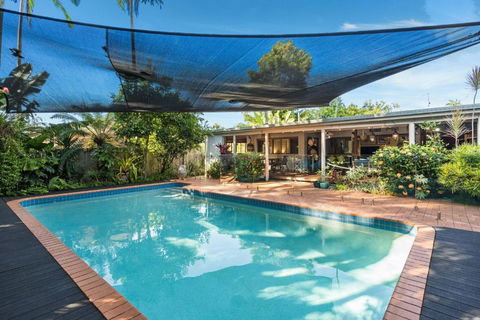 Belle Escapes Tropical Haven Holiday Home Palm Cove - South Australia Travel 4