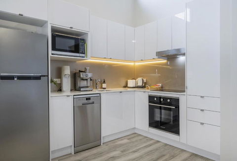 Beautiful River View Guesthouse - South Australia Travel 1