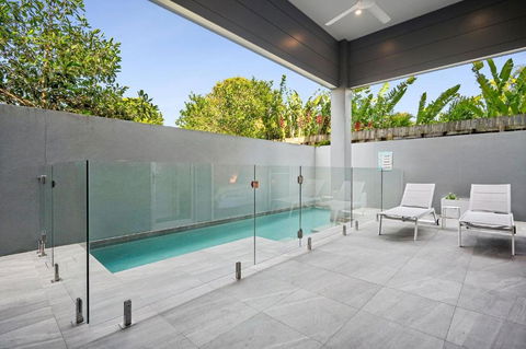 Beautiful Three-Story Villa Footsteps To The Beach - South Australia Travel 2