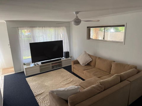 Bedroom In Surfers Chevron Island - South Australia Travel 0