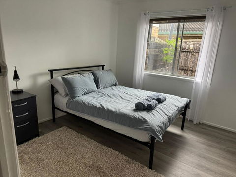 Bedroom In Surfers Chevron Island - South Australia Travel 1