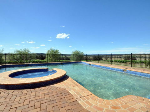 Beggars Bridge Vineyard Homestead With Pool And Tennis - South Australia Travel 0