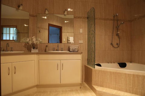 BellbirdHill Bed & Breakfast - South Australia Travel 2