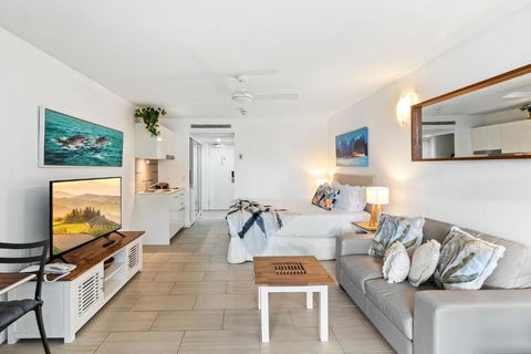 Belle Escapes Drift Beachfront Resort Suite 3402 - South Australia Travel 1