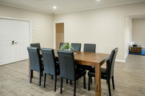 Bellevue Holiday House - South Australia Travel 4