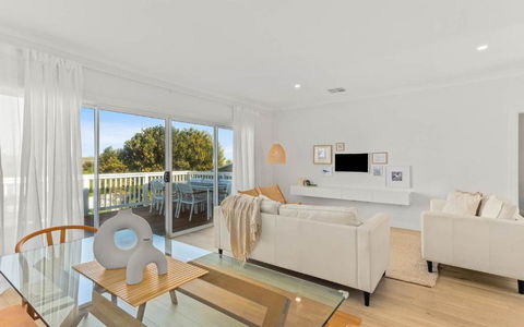 Beyond Beach House - South Australia Travel 4