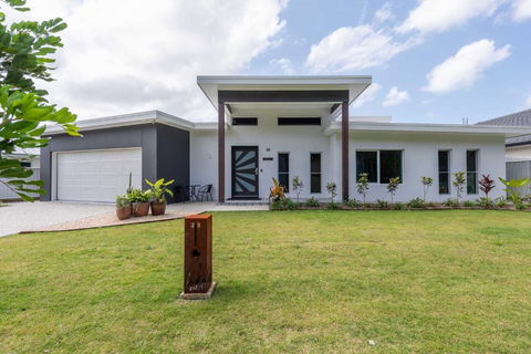 Bikini - Oceanstays - Pet Friendly - South Australia Travel 1