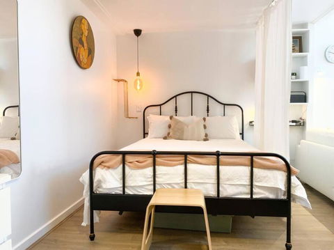 Bees Knees Studio, 5 Min To CBD, Adelaide Airport & Henley Beach - South Australia Travel 3