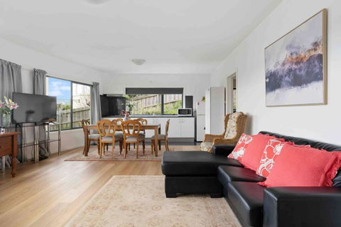 Blackmans Bay Living- Beautiful Ocean Views - South Australia Travel 2