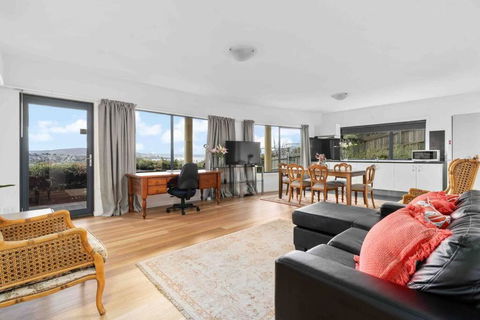 Blackmans Bay Living- Beautiful Ocean Views - South Australia Travel 1