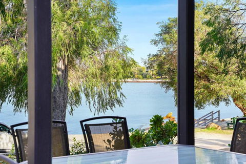 BLUEBELL On THE BEACH DUNSBOROUGH - South Australia Travel 0