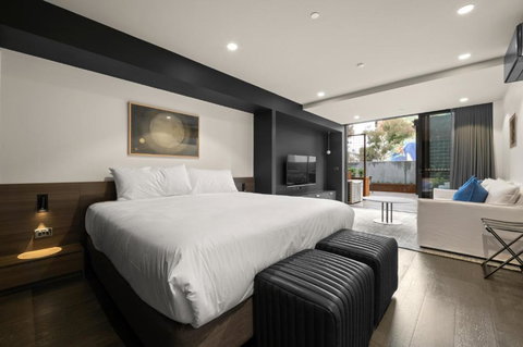 Braddon Studio: Parking & BBQ - South Australia Travel 2