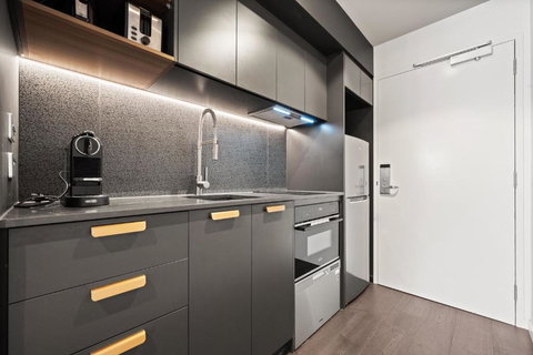 Braddon Studio: Parking & BBQ - South Australia Travel 4