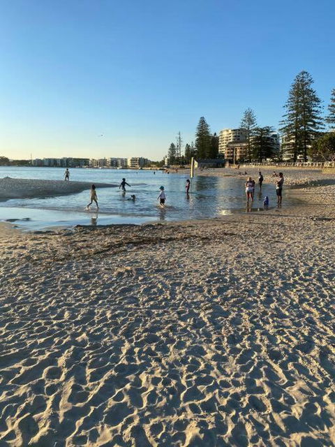 BYO Kids! Family Unit In The Heart Of Kings Beach - South Australia Travel 1