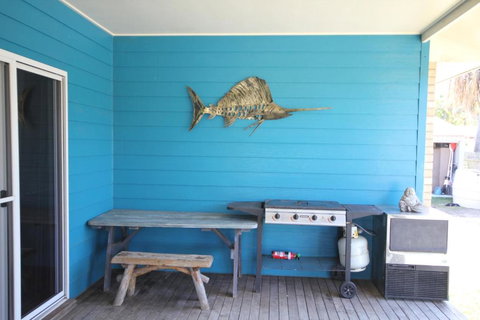 CASTAWAY BEACH HOUSE- NO Parties - NO Pets - South Australia Travel 4