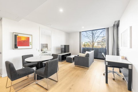 Central Located 2 Bedroom Apartment In Canberra With Parking - South Australia Travel 0