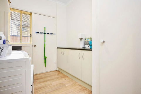 Contemporary Family Oasis In The Heart Of Newport - South Australia Travel 2