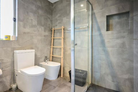 Contemporary Family Oasis In The Heart Of Newport - South Australia Travel 4