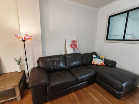 Cozy Stays - 15 Mins To Airport & Gateway To NSW - South Australia Travel 1