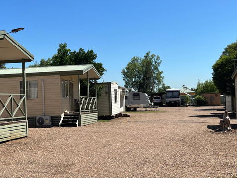 Denman Van Village - South Australia Travel 1