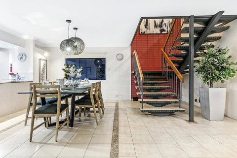 7 Bedroom Gold Coast Luxury Waterfront Home With Pool, Sleeps 20! - South Australia Travel 1