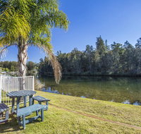 77 Lake Entrance Rd - Waterfront Wonder - South Australia Travel