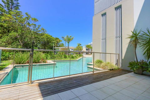 A Deluxe Swim Up - Drift Apartments South - South Australia Travel 1