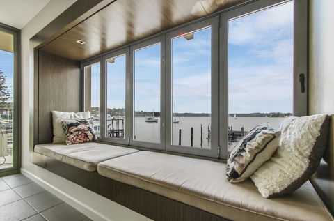 A Window On The Bay - South Australia Travel 2