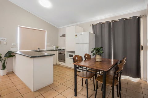 AAOK Karratha Caravan Park - South Australia Travel 2