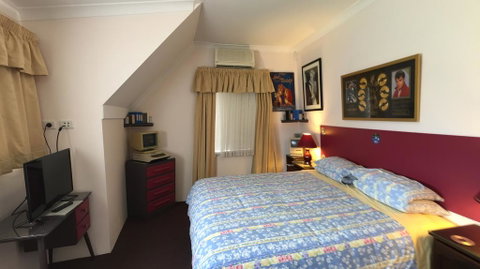 Aarn House B&B Airport Accommodation - South Australia Travel 0
