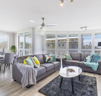 Absolute beachfront penthouse Castaways Beach - South Australia Travel