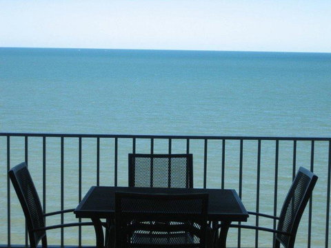 Absolute Beachfront With Million Dollar Views - South Australia Travel 0