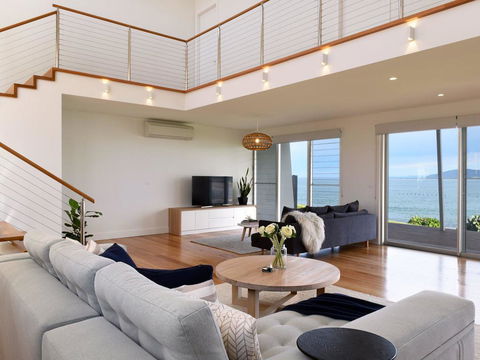 Absolute Waterfront - South Australia Travel 0