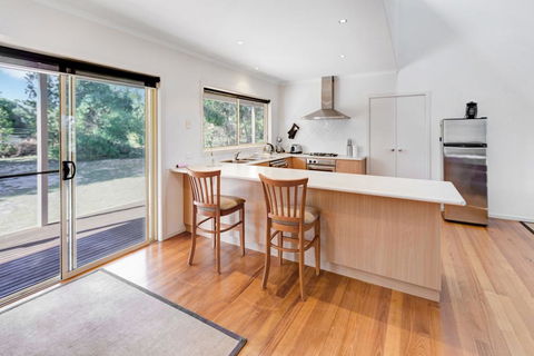 Acacia Lakehouse - The Lake At Your Doorstep - South Australia Travel 3