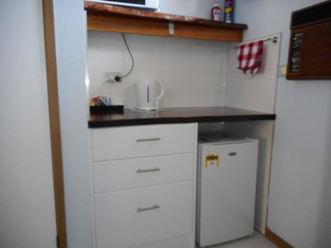 Acacia Rose Motor Inn - South Australia Travel 3