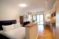 Accommodation Sydney Potts Point studio apartment with balcony