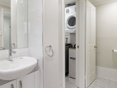 Across The Road From The Beach! - South Australia Travel 1