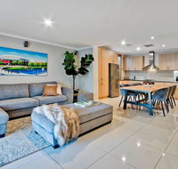 Adelaide 4 Bedroom House with Pool - South Australia Travel