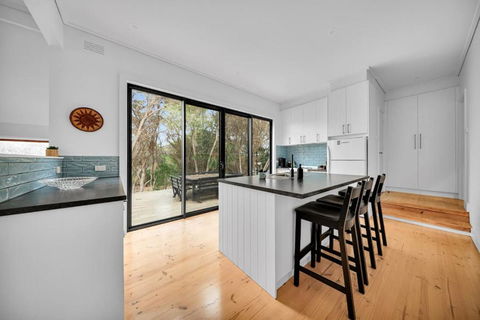 Eagle Rock Sanctuary - South Australia Travel 4