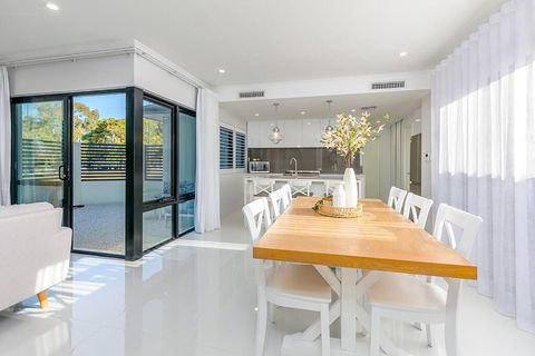 East Vic Park Luxe New Home - South Australia Travel 1