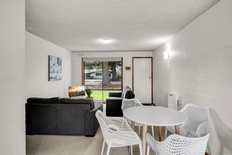 Eastern Beach Unit 3 - South Australia Travel 1