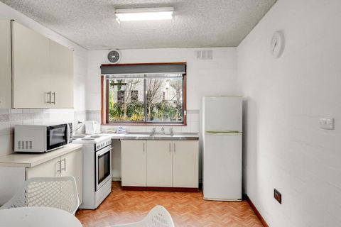 Eastern Beach Unit 3 - South Australia Travel 2