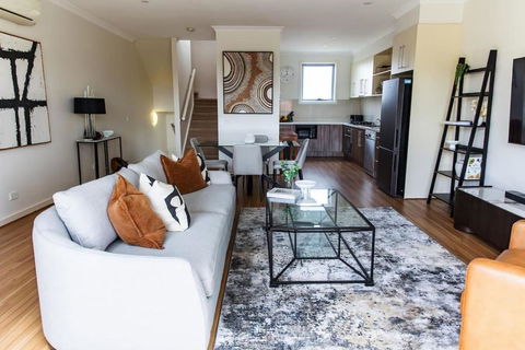 Eastland Escape, Stay With Style - South Australia Travel 0