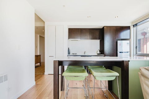 Easy Eastside - Urban Chic With A Rooftop Pool Oasis - South Australia Travel 4