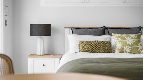 Easy Stroll - Ettalong Beach - South Australia Travel 1