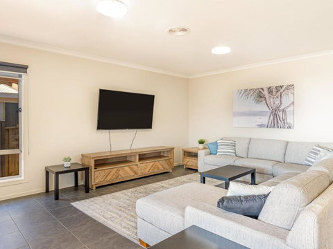 Echidna Hollow - South Australia Travel 1