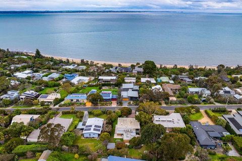 Echo Beach In Somers - South Australia Travel 3