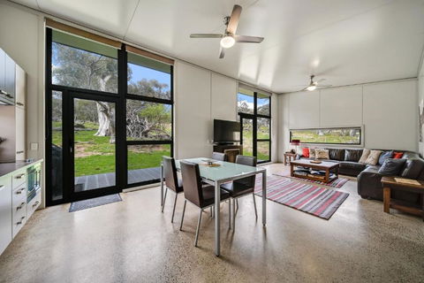 Ecocrackenback 19 Sustainable Chalet Close To The Slopes - South Australia Travel 1